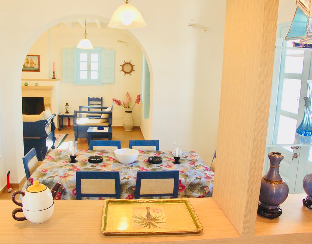 Villa Rosa - Ground floor living room and dining room