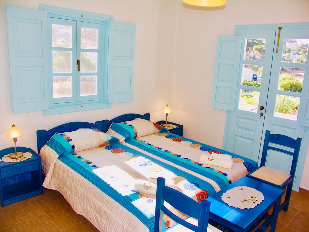 Villa Rosa - 1st floor bedroom with 3 single beds