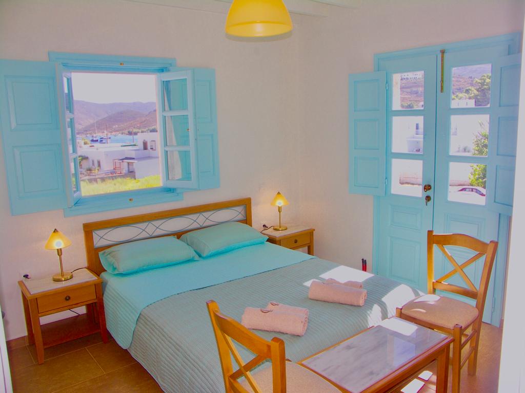 Villa Rosa - 1st floor bedroom with 1 queen size bed
